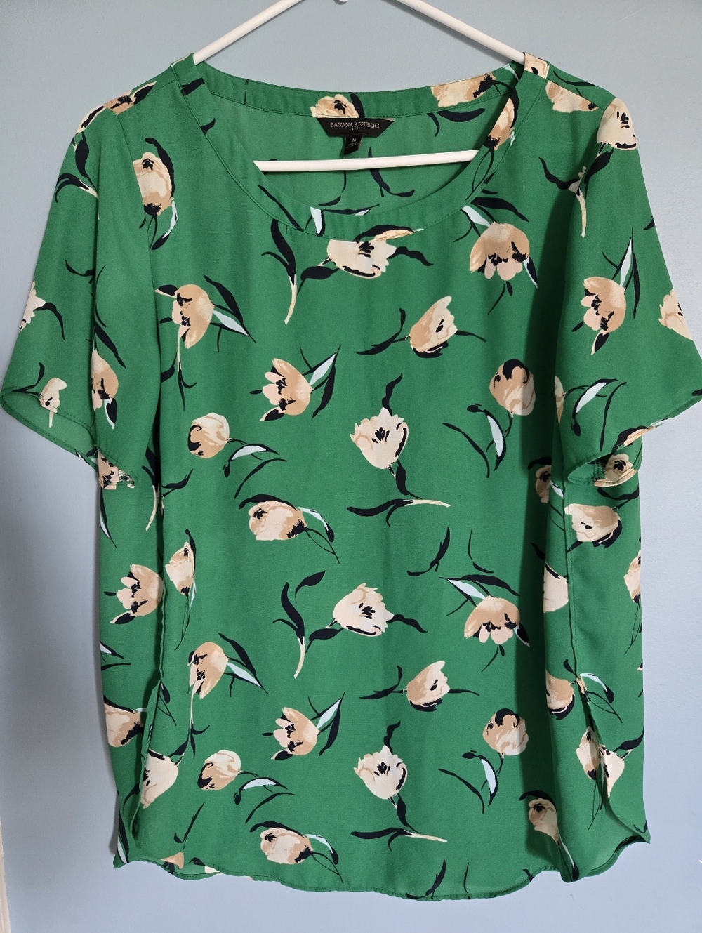 Banana Republic Green Floral Short-Sleeve Top Sz. Medium
